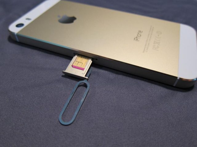 Как вставить или вытащить SIM-карту из устройств Apple: пошаговые инструкции и советы владельцам