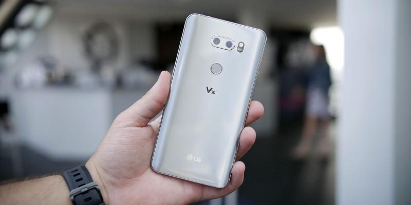 Смартфону LG V40 может достаться пять камер
