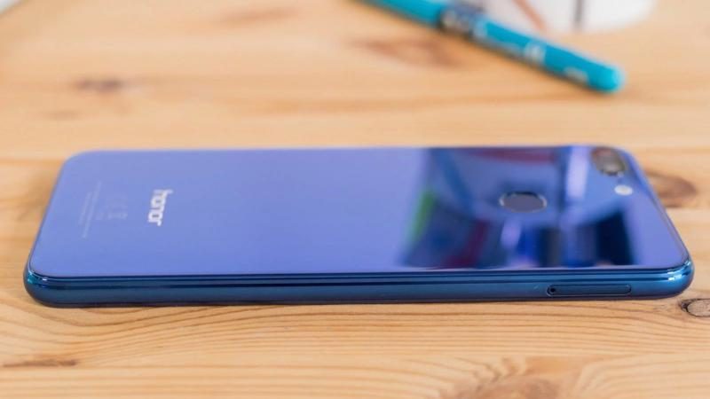 iPhone уступил лидерство в России «китайцу»