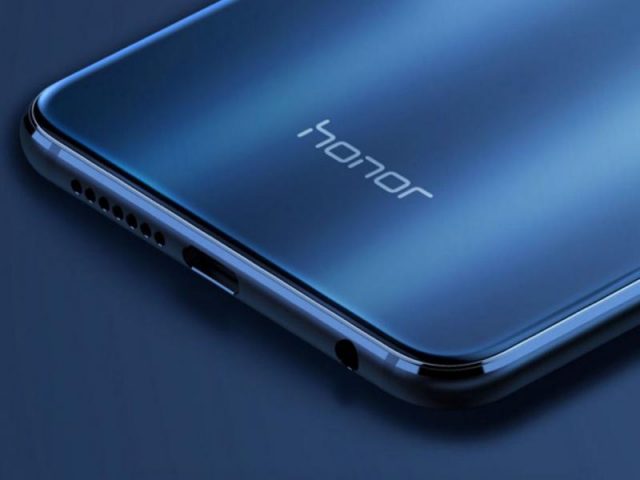 В Сети появились первые изображения смартфона Honor 8X