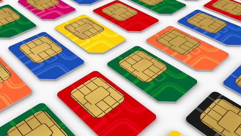 Минкомсвязи хочет заставить операторов перейти на отечественные SIM-карты