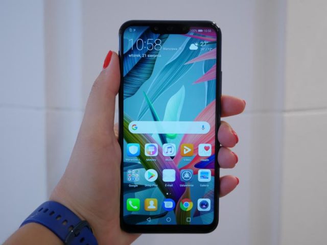 Huawei объявила стоимость смартфона Mate 20 Lite в России