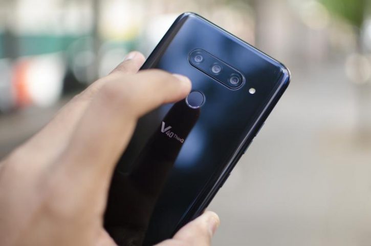 LG представила флагманский смартфон V40 ThinQ с пятью камерами