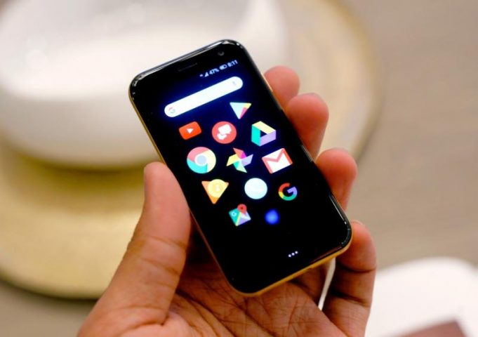 Palm возвращается на рынок смартфонов с миниатюрным гаджетом-компаньоном