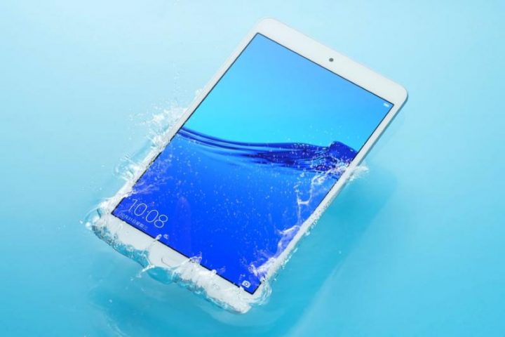 Honor Waterplay 8 – бюджетный планшет с защитой от воды