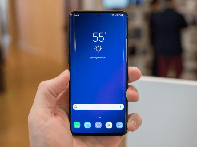 В Сети появился первый «живой» снимок смартфона Samsung Galaxy S10