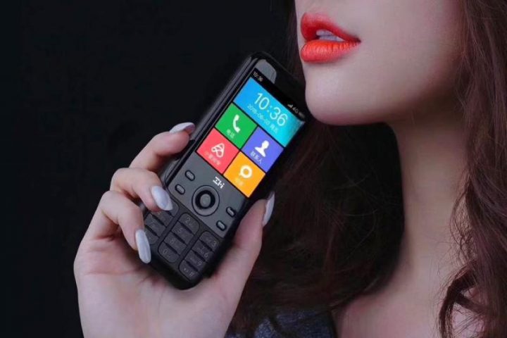 ZMI Travel Assistant Z1 — кнопочный телефон с ёмкой батареей, LTE-модемом и GPS