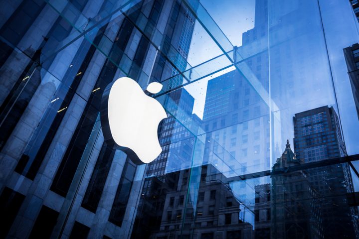 Apple уступила звание самой дорогой компании Microsoft