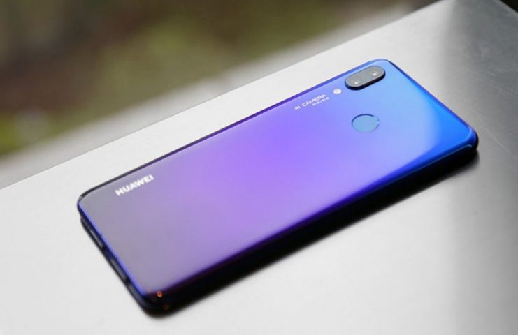 Первым смартфоном с круглым вырезом в экране стал Huawei Nova 4
