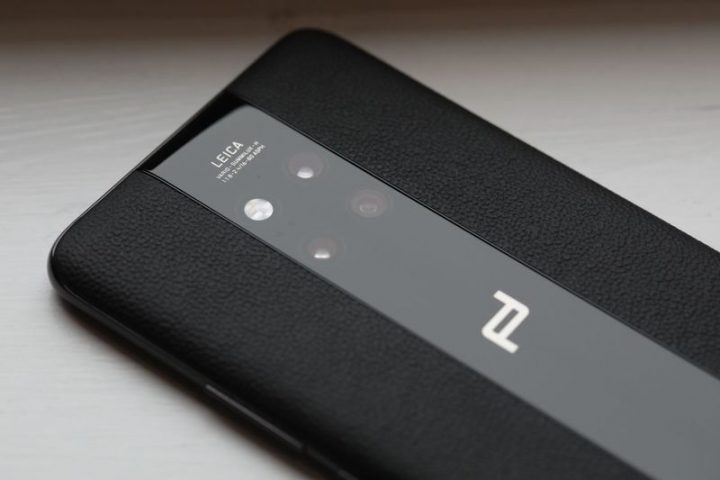 Смартфон Porsche Design Huawei Mate 20 RS обойдётся россиянам в 140 тыс. рублей