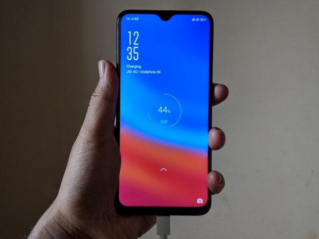 Oppo R17 Pro возглавил рейтинг смартфонов с самой быстрой зарядкой