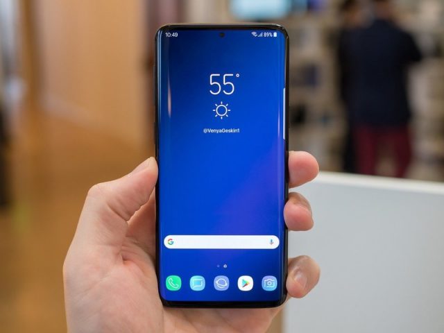 Смартфон Samsung Galaxy S10 уже поступил в производство