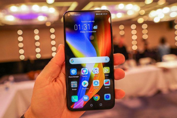 Huawei провела полноценную презентацию смартфона Honor V20