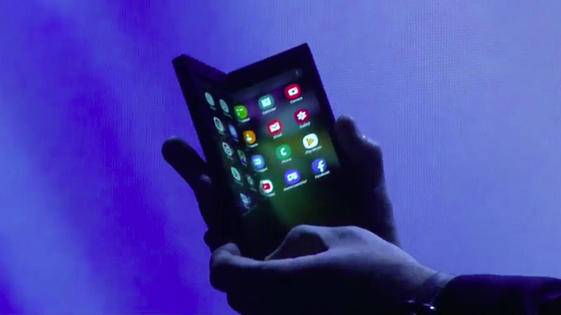 Samsung провела закрытую презентацию своего складного смартфона на CES 2019