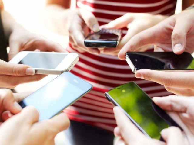 Больше трети российских интернет-пользователей выходят в сеть только с мобильных устройств