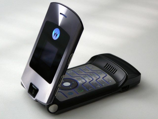 Lenovo выпустит новую версию «раскладушки» Motorola RAZR