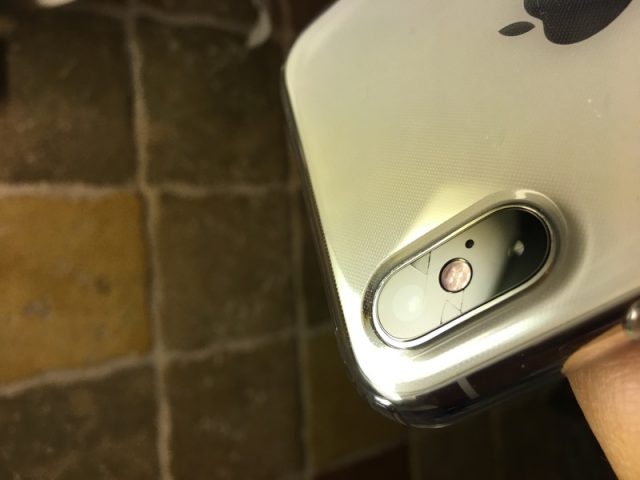 Владельцы iPhone XS и XS Max жалуются на трещины в камерах