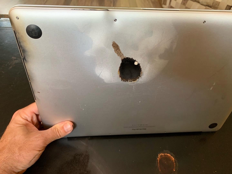 MacBook Pro взорвался