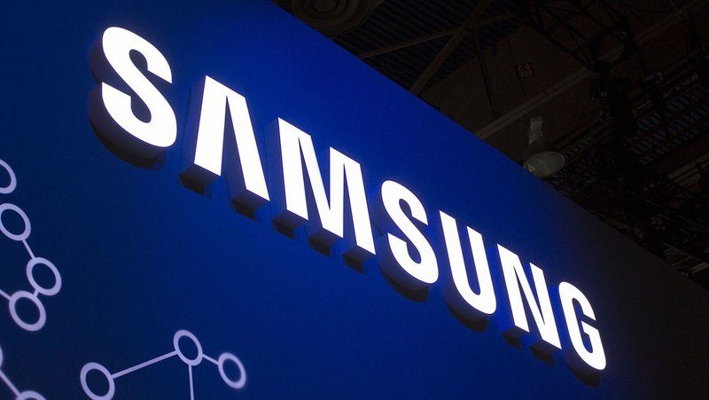 Ожидается скорый анонс смартфона-раскладушки Samsung W2020