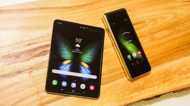Смартфон Samsung Galaxy Fold начнёт продаваться с 25 октября
