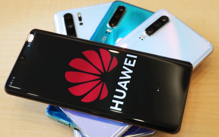 Компания Huawei хочет выпустить смартфоны, на которые установлено две разные прошивки